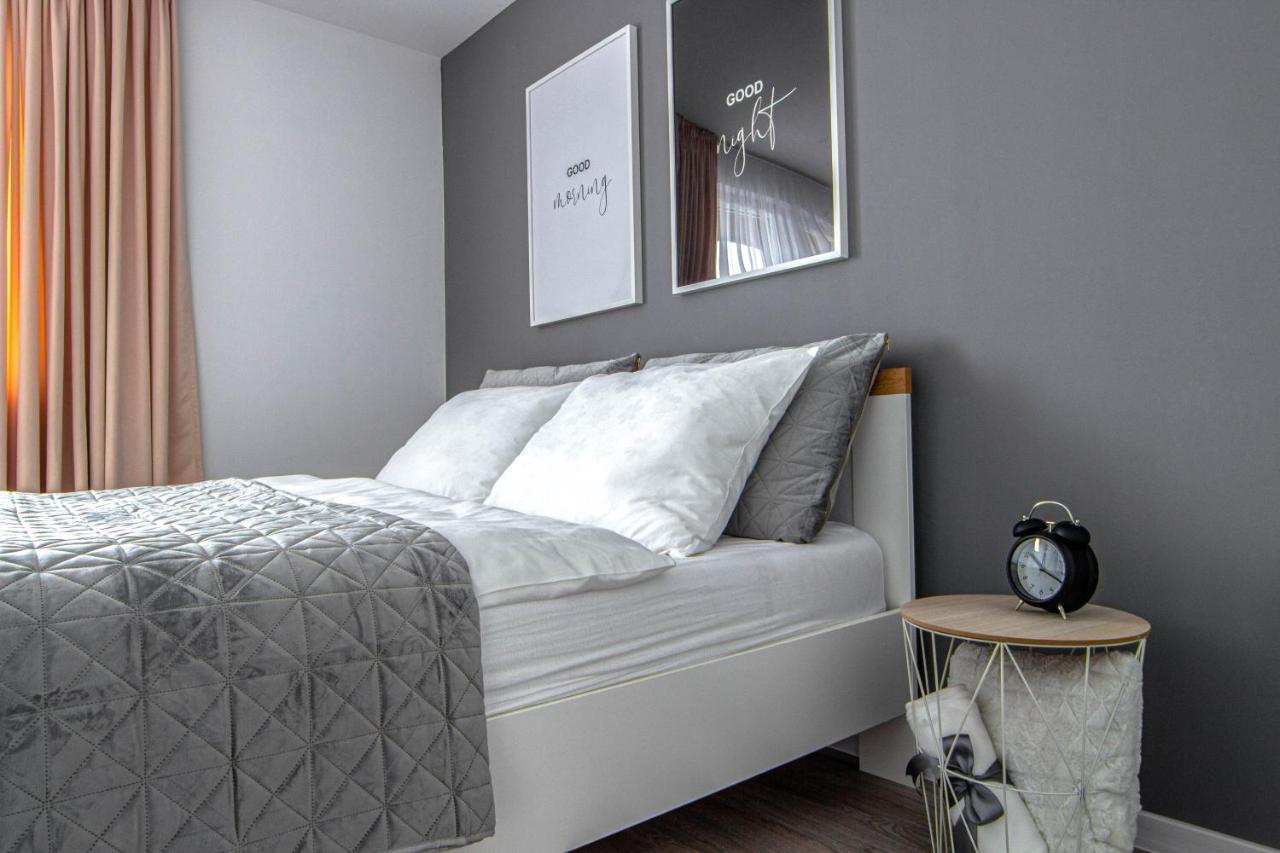 Lawis Apartments Poprad Buitenkant foto