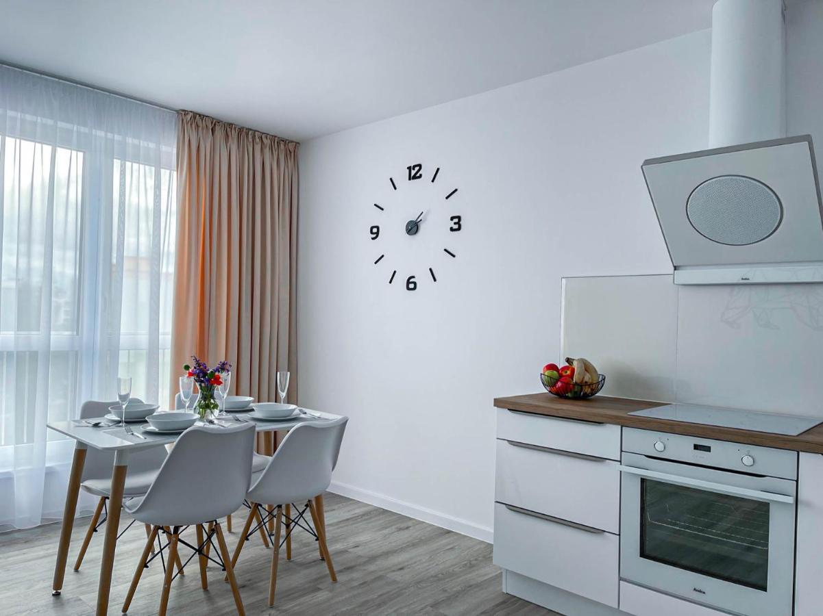 Lawis Apartments Poprad Buitenkant foto