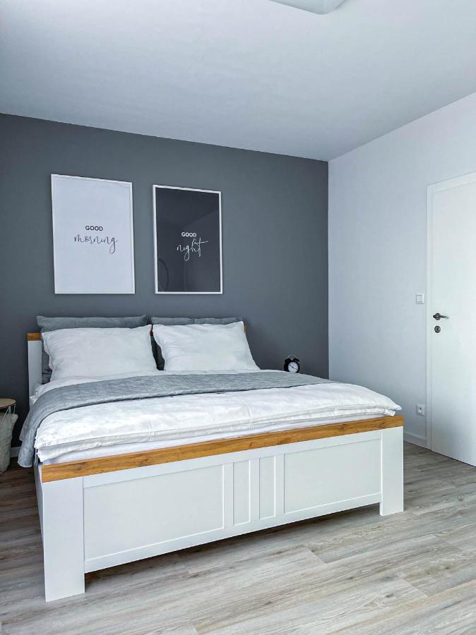 Lawis Apartments Poprad Buitenkant foto