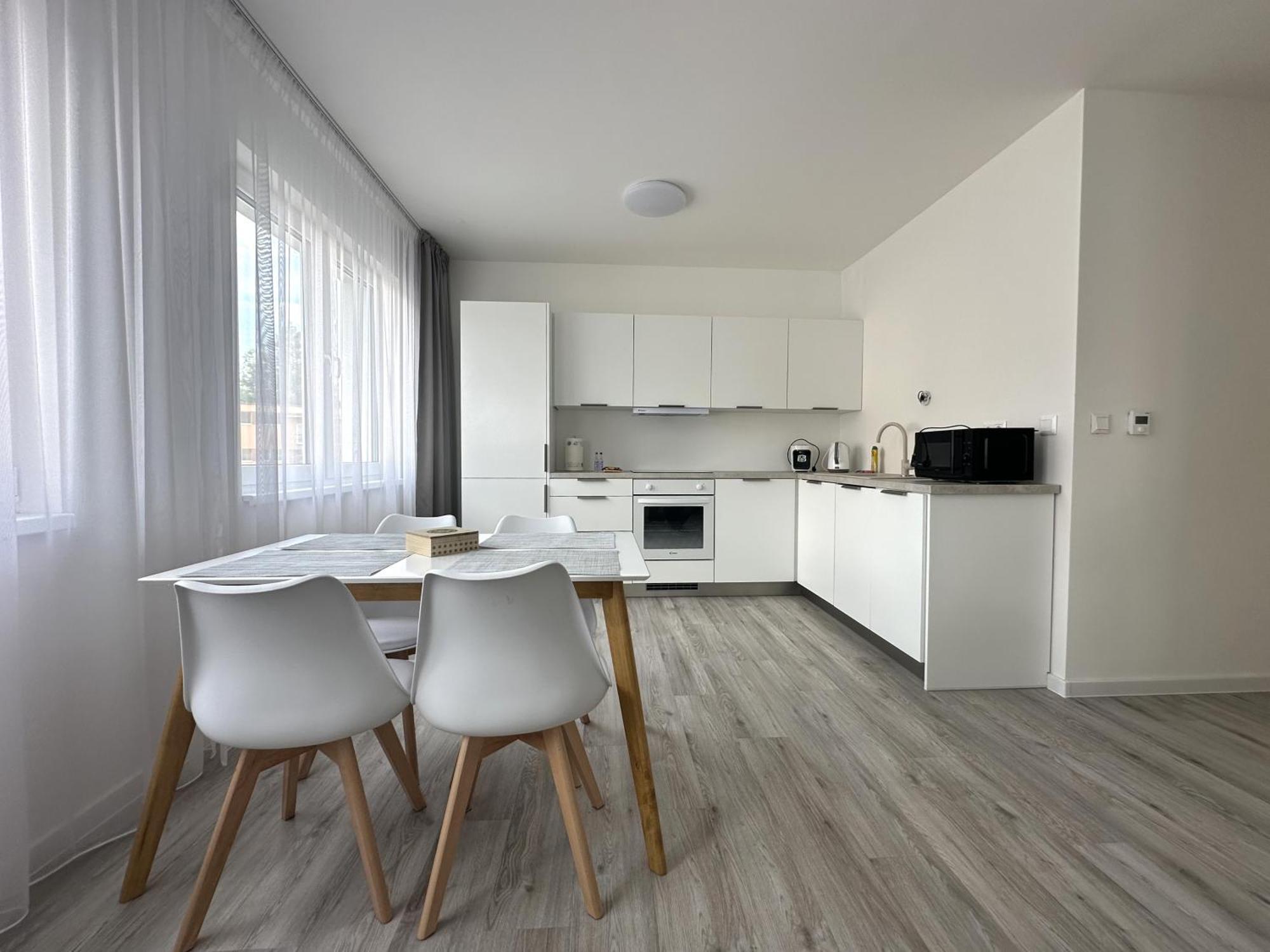 Lawis Apartments Poprad Buitenkant foto
